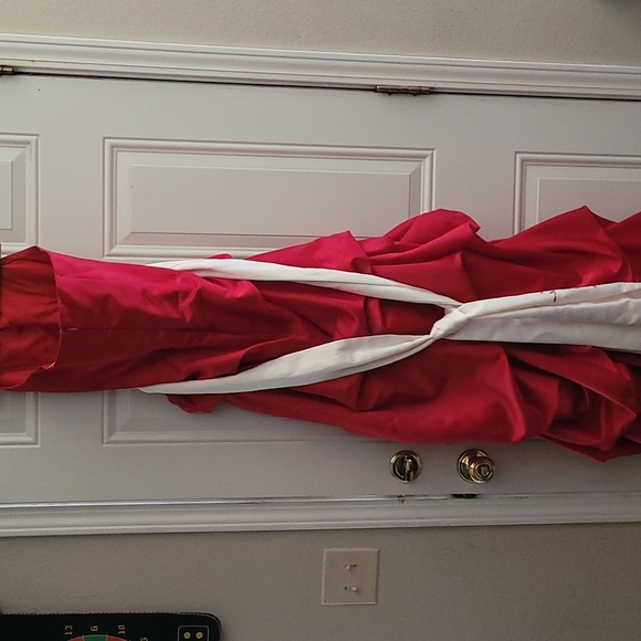 Morgan & Co. Strapless Prom Dress - Picture 4 of 11